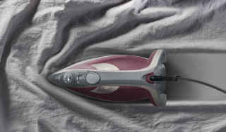 Tefal FV6870 Smart Protect+ steam iron Acasă